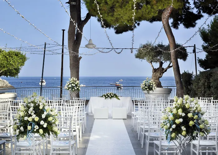 Отель La Таормина